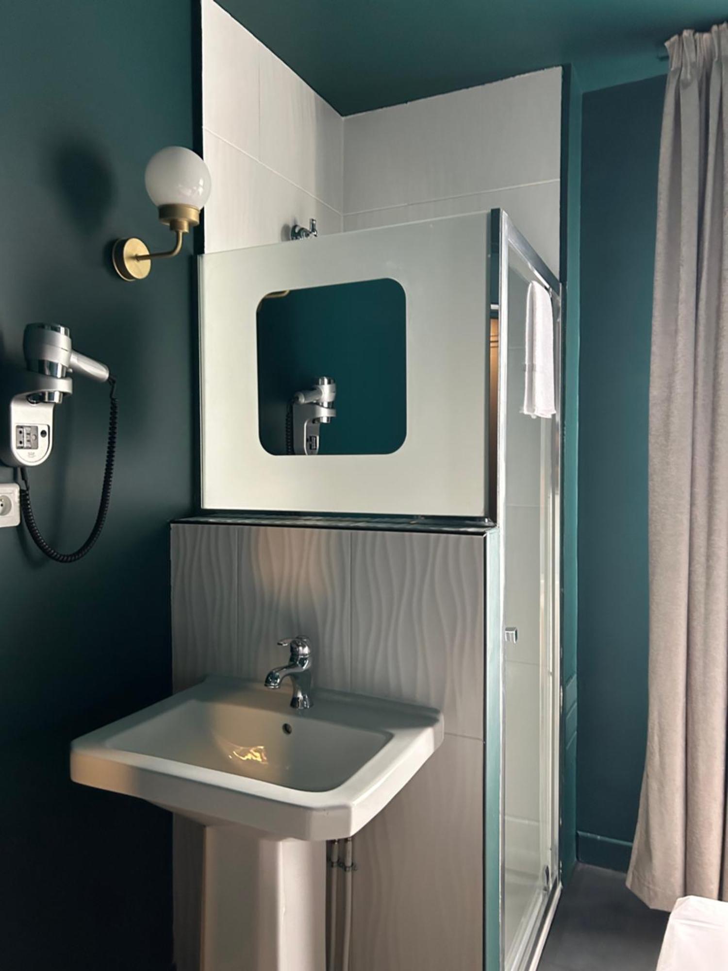 Hotel Maat Etoile Париж Екстериор снимка